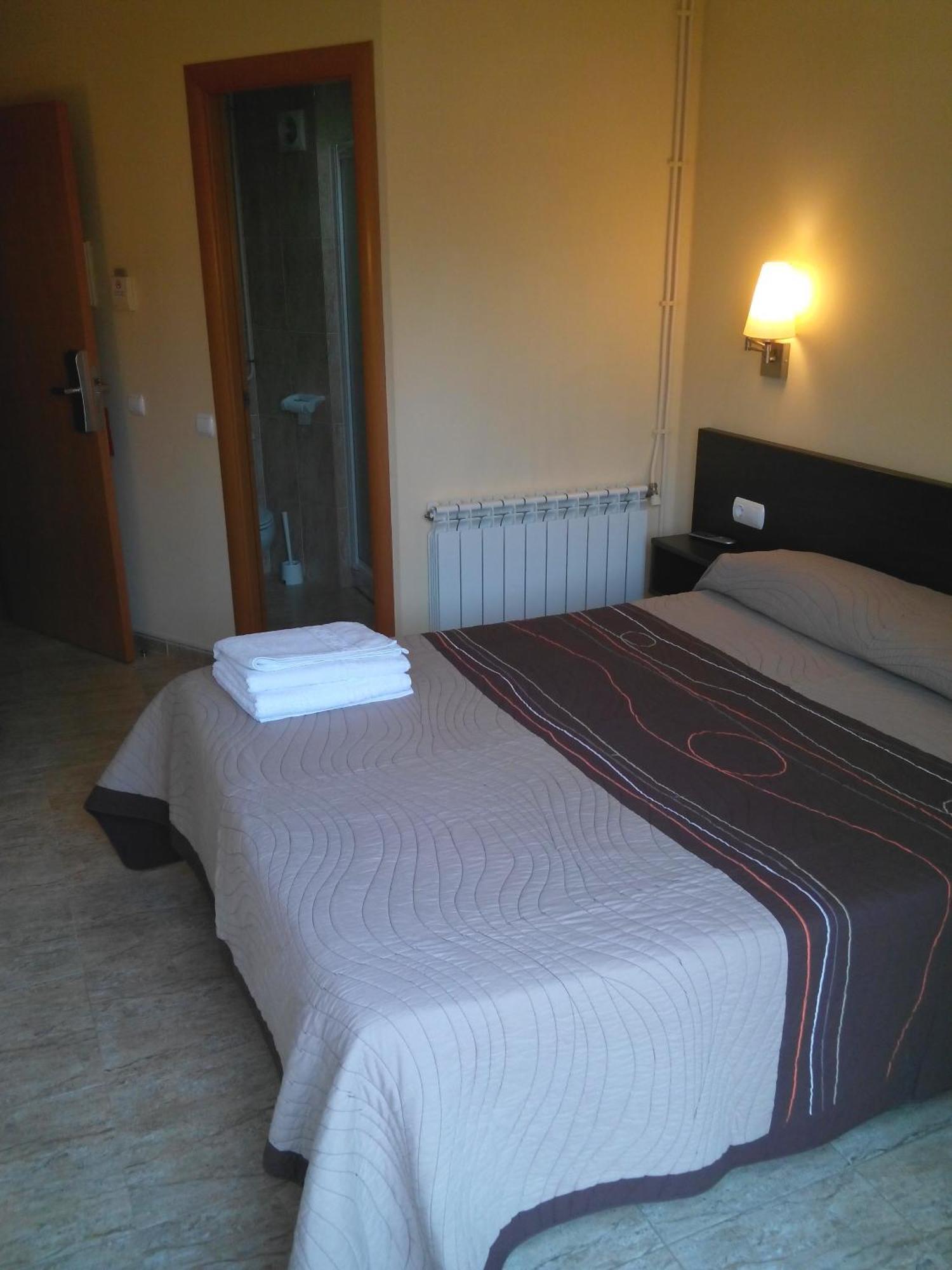 Hostal Sant Sadurní Sant Sadurni d'Anoia Quarto foto