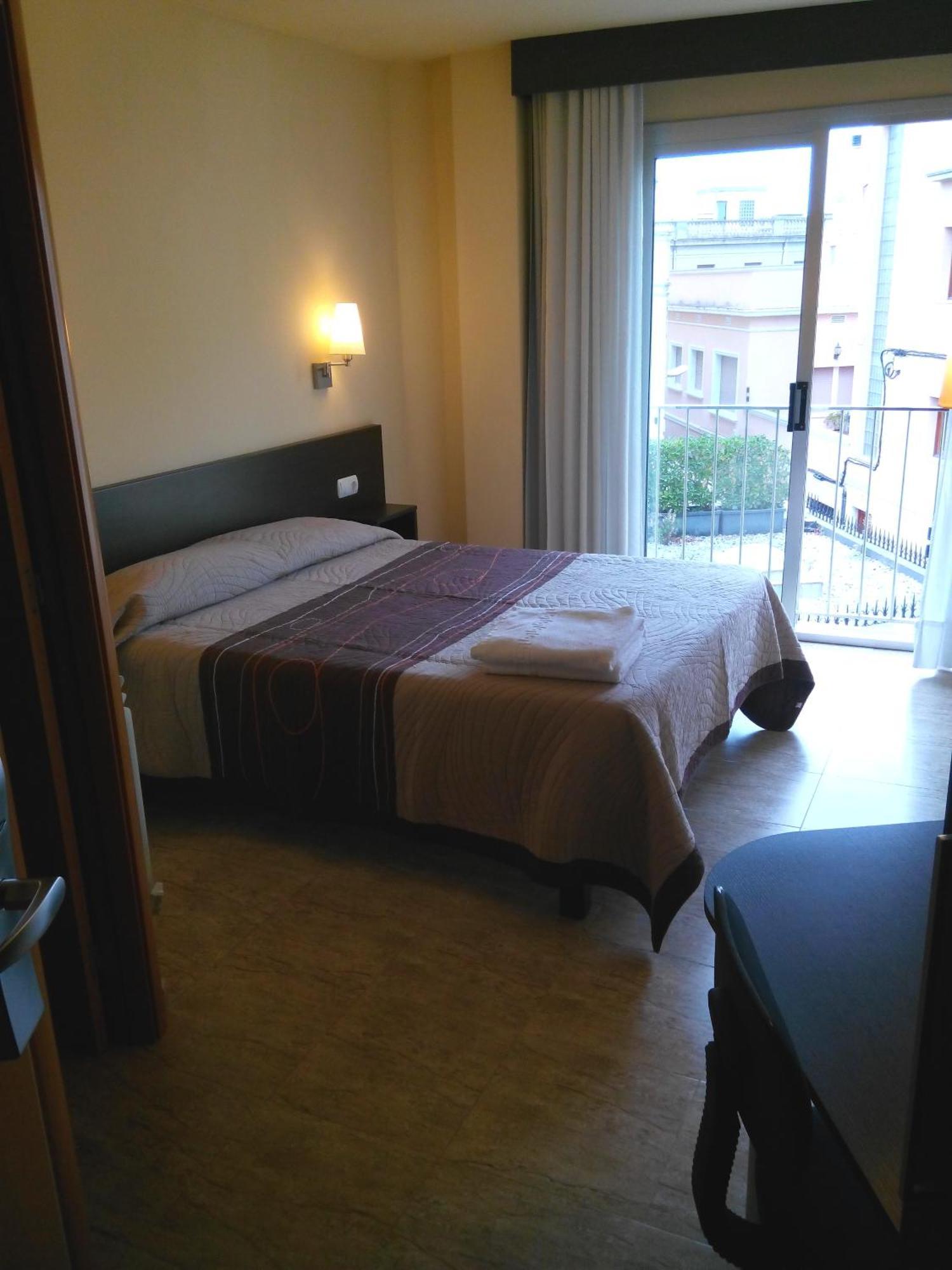 Hostal Sant Sadurní Sant Sadurni d'Anoia Quarto foto