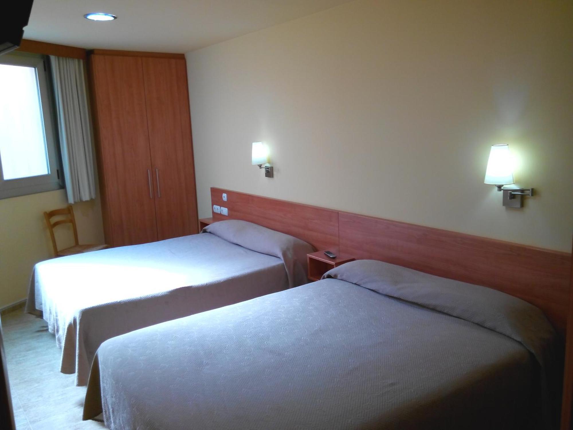 Hostal Sant Sadurní Sant Sadurni d'Anoia Exterior foto