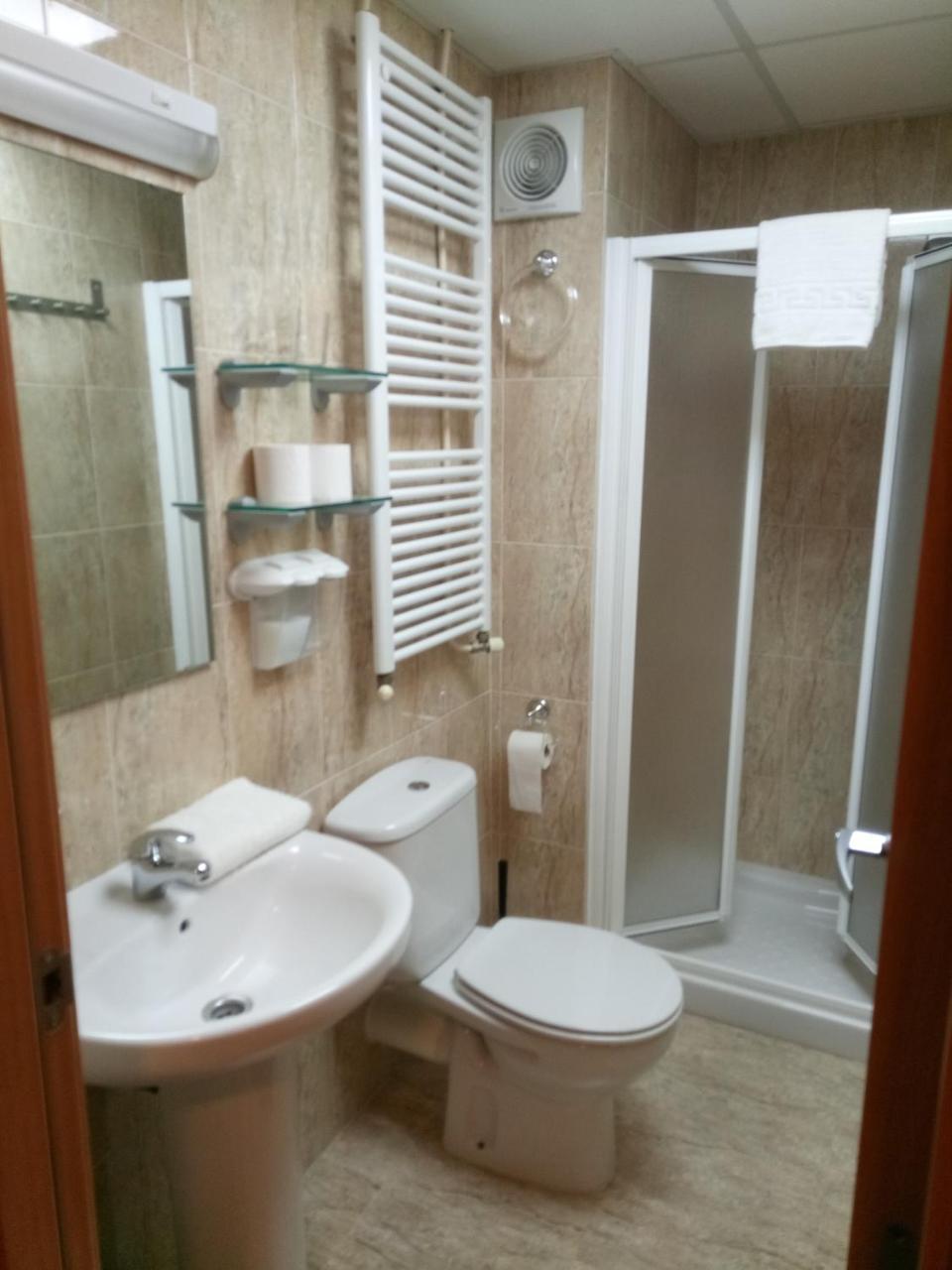 Hostal Sant Sadurní Sant Sadurni d'Anoia Quarto foto