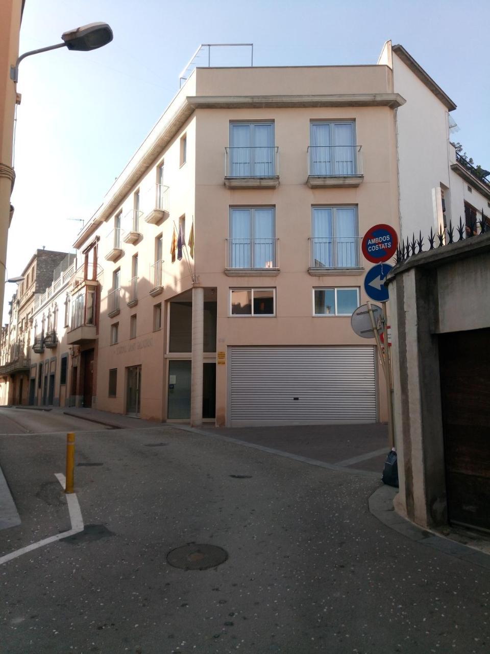 Hostal Sant Sadurní Sant Sadurni d'Anoia Exterior foto